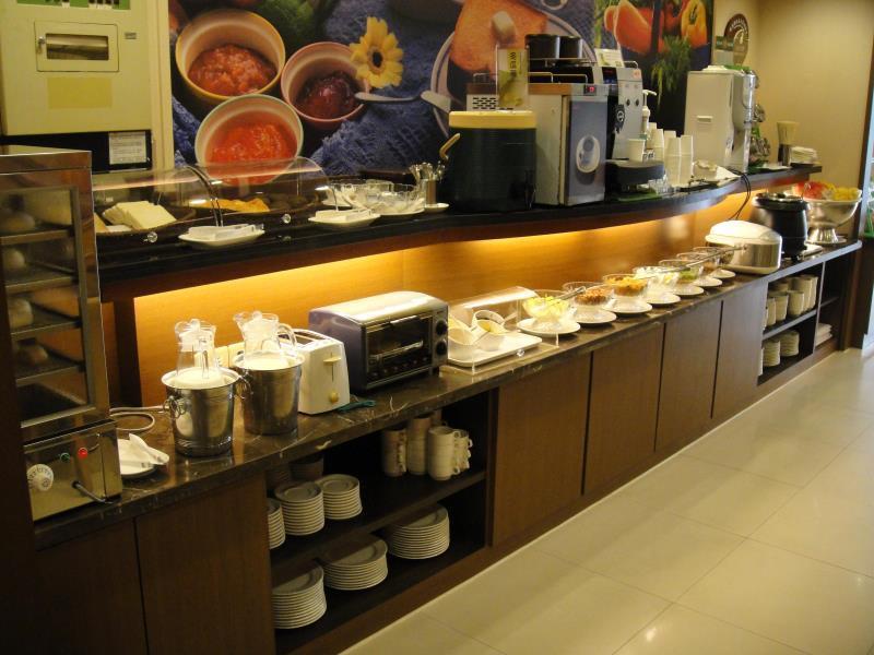 種子商旅 Hotel Kaohsiung Bagian luar foto