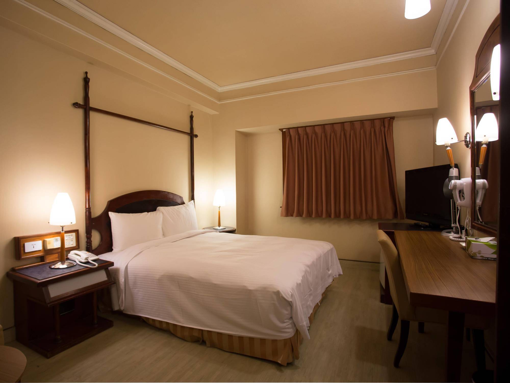 種子商旅 Hotel Kaohsiung Bagian luar foto