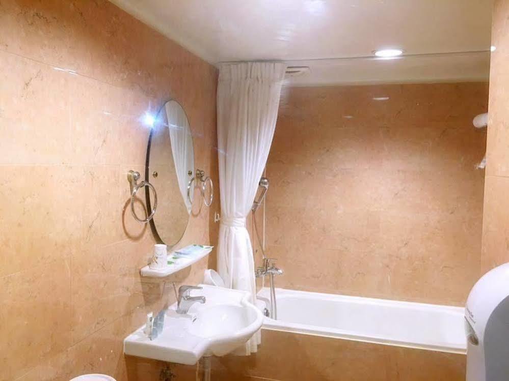 種子商旅 Hotel Kaohsiung Bagian luar foto