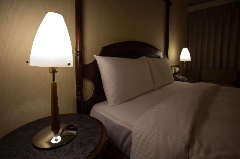 種子商旅 Hotel Kaohsiung Bagian luar foto